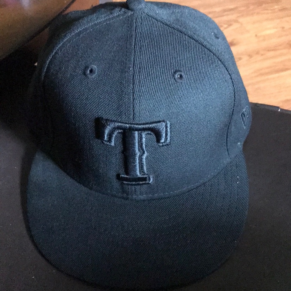Genuine Merchandise Hat all black